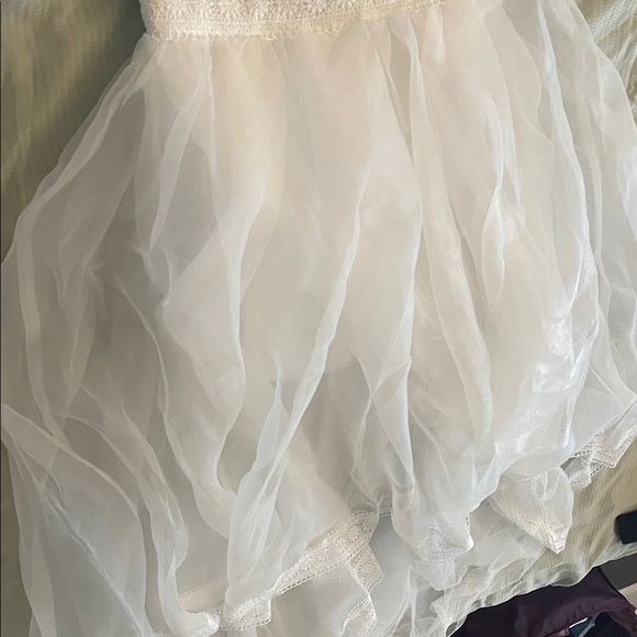 Ina White Lace Formal Dress - Picture 4 of 6